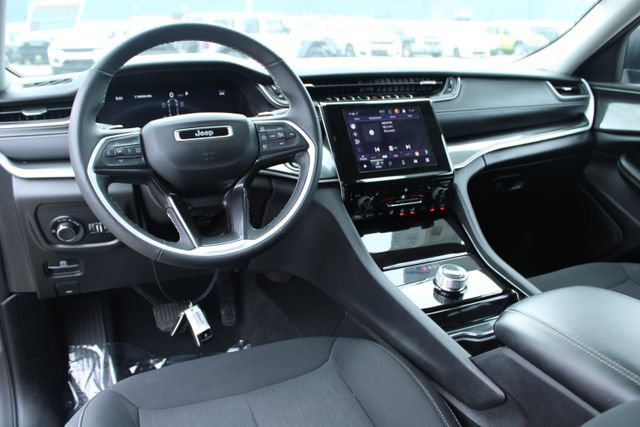Used 2023 Jeep Grand Cherokee L Laredo w/ Luxury Tech Group I RWD image 14