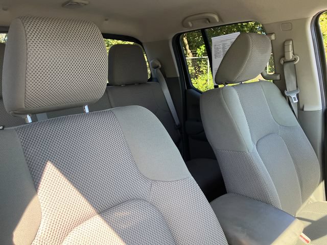 Used 2016 Nissan Frontier SV w/ SV Value Truck Package AWD/4WD image 12