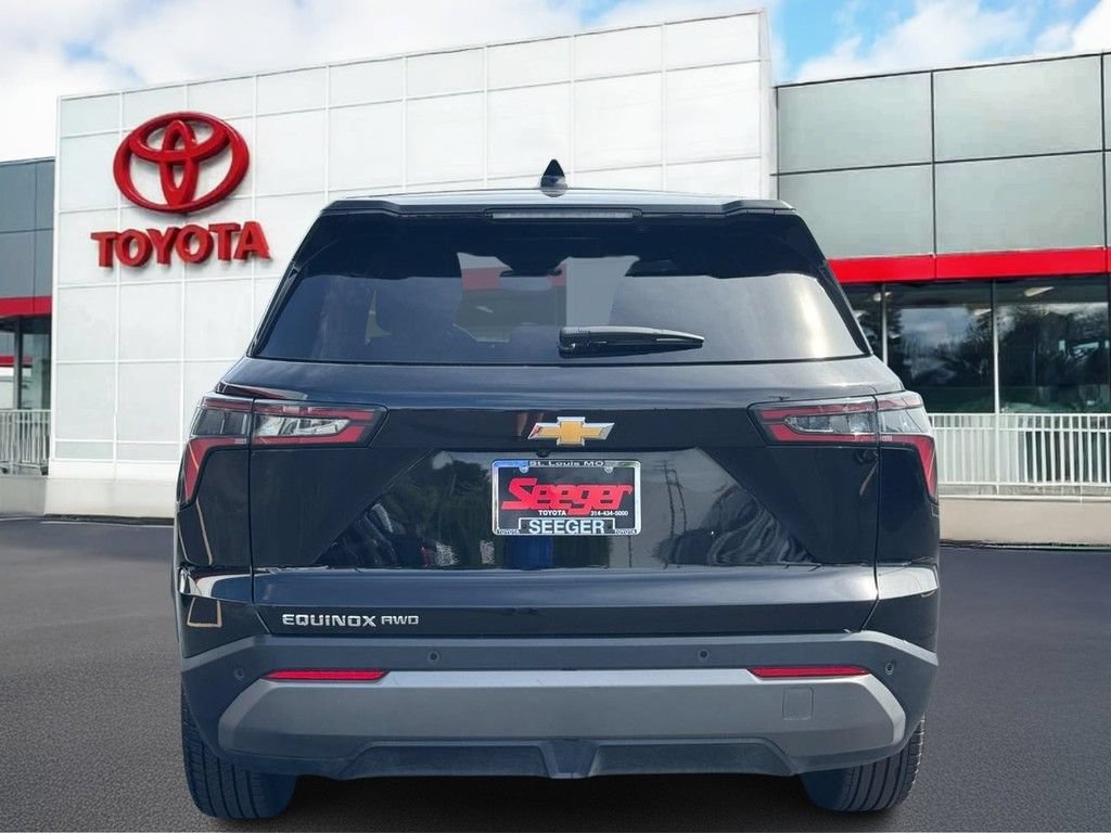 Used 2026 Chevrolet Equinox LT AWD/4WD image 6