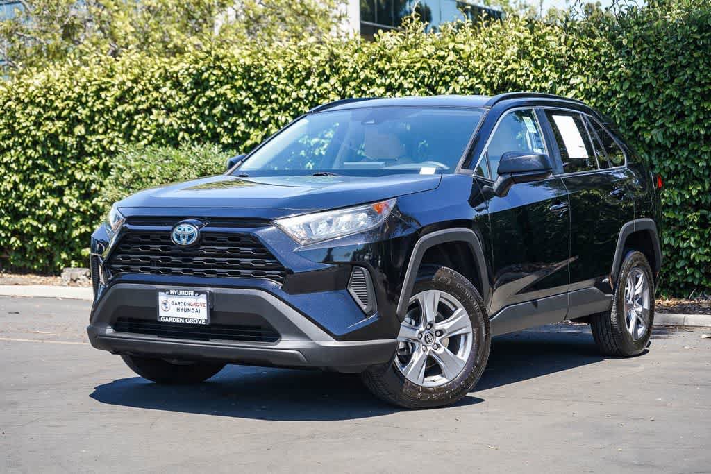 Used 2022 Toyota RAV4 LE AWD/4WD image 1