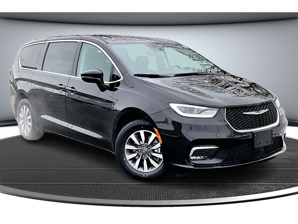 Certified 2024 Chrysler Pacifica Select image 13