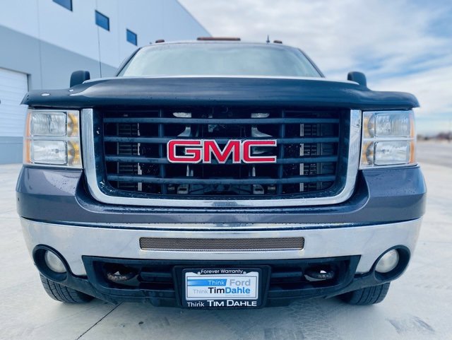 Used 2010 GMC Sierra 3500 SLT image 2