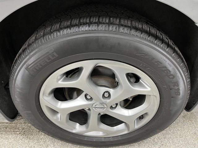 Used 2023 Chrysler Pacifica Limited FWD image 16