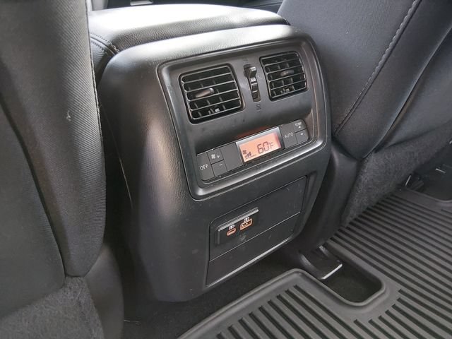 Used 2019 Nissan Pathfinder SV AWD/4WD image 12