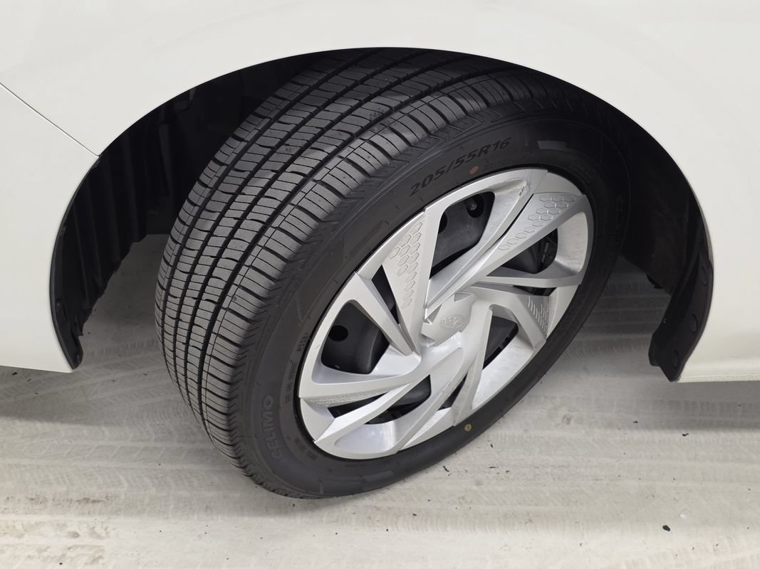 Used 2024 Subaru Impreza 2.0i AWD/4WD image 38