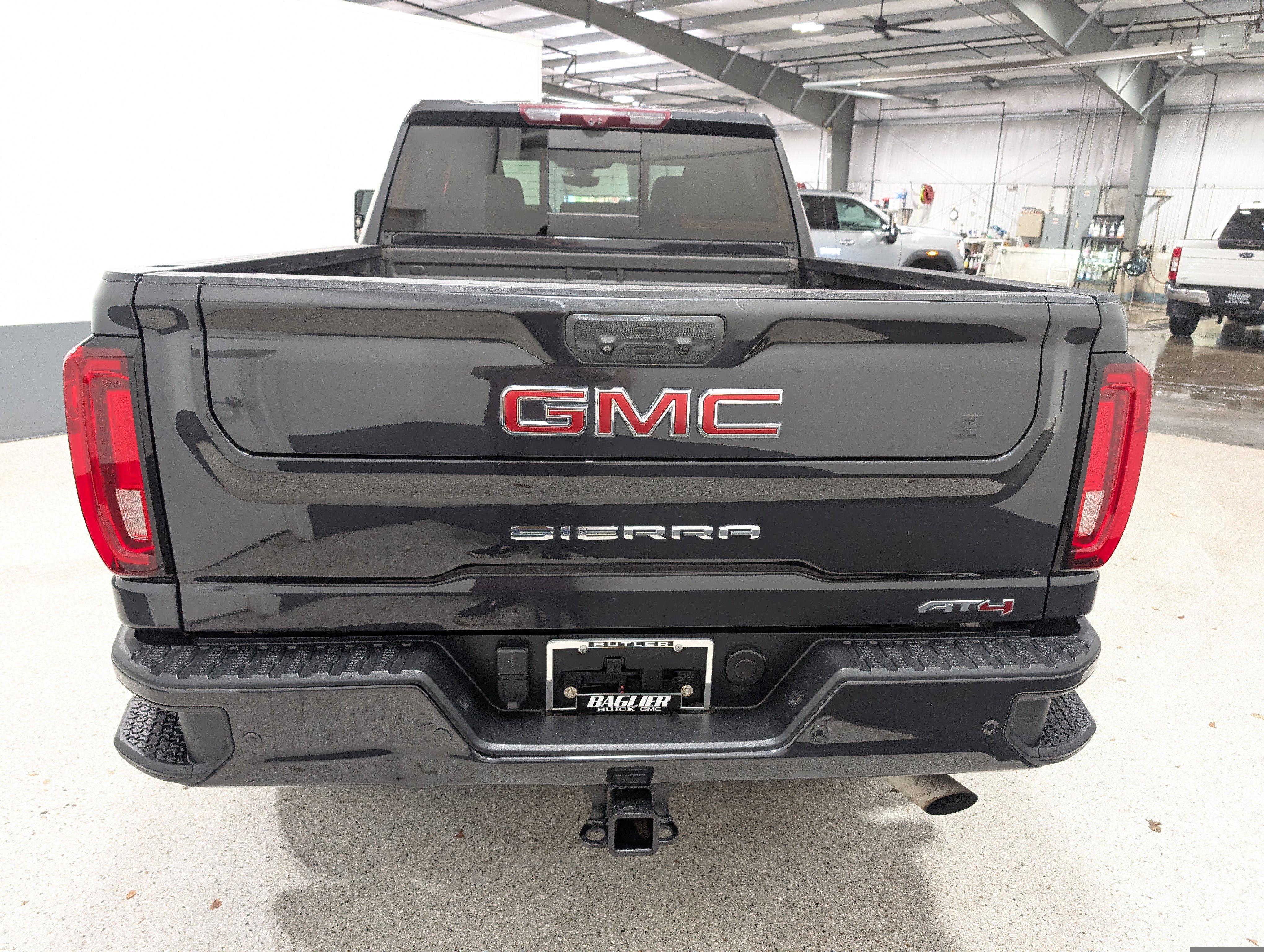 Used 2020 GMC Sierra 2500 AT4 w/ AT4 Premium Package AWD/4WD image 4