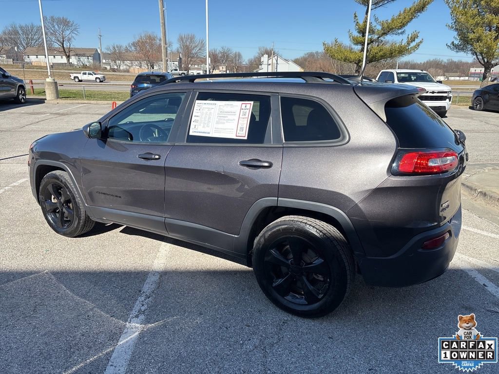 Used 2018 Jeep Cherokee Latitude w/ Altitude Package image 16