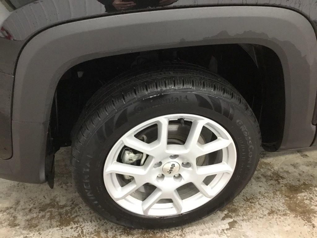 Used 2022 Jeep Renegade Latitude w/ Convenience Group AWD/4WD image 4