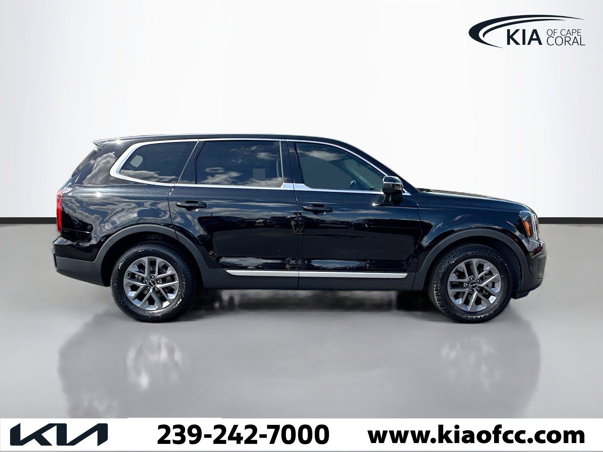 Certified 2023 Kia Telluride LX image 6