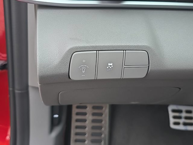 Certified 2025 Hyundai Elantra Sport FWD image 34