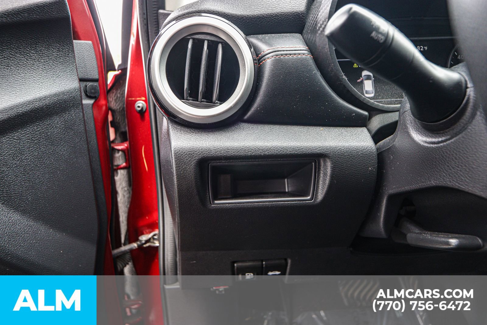 Used 2020 Nissan Versa SR w/ Convenience Package image 36