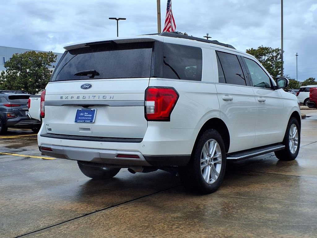 Used 2022 Ford Expedition XLT AWD/4WD image 2