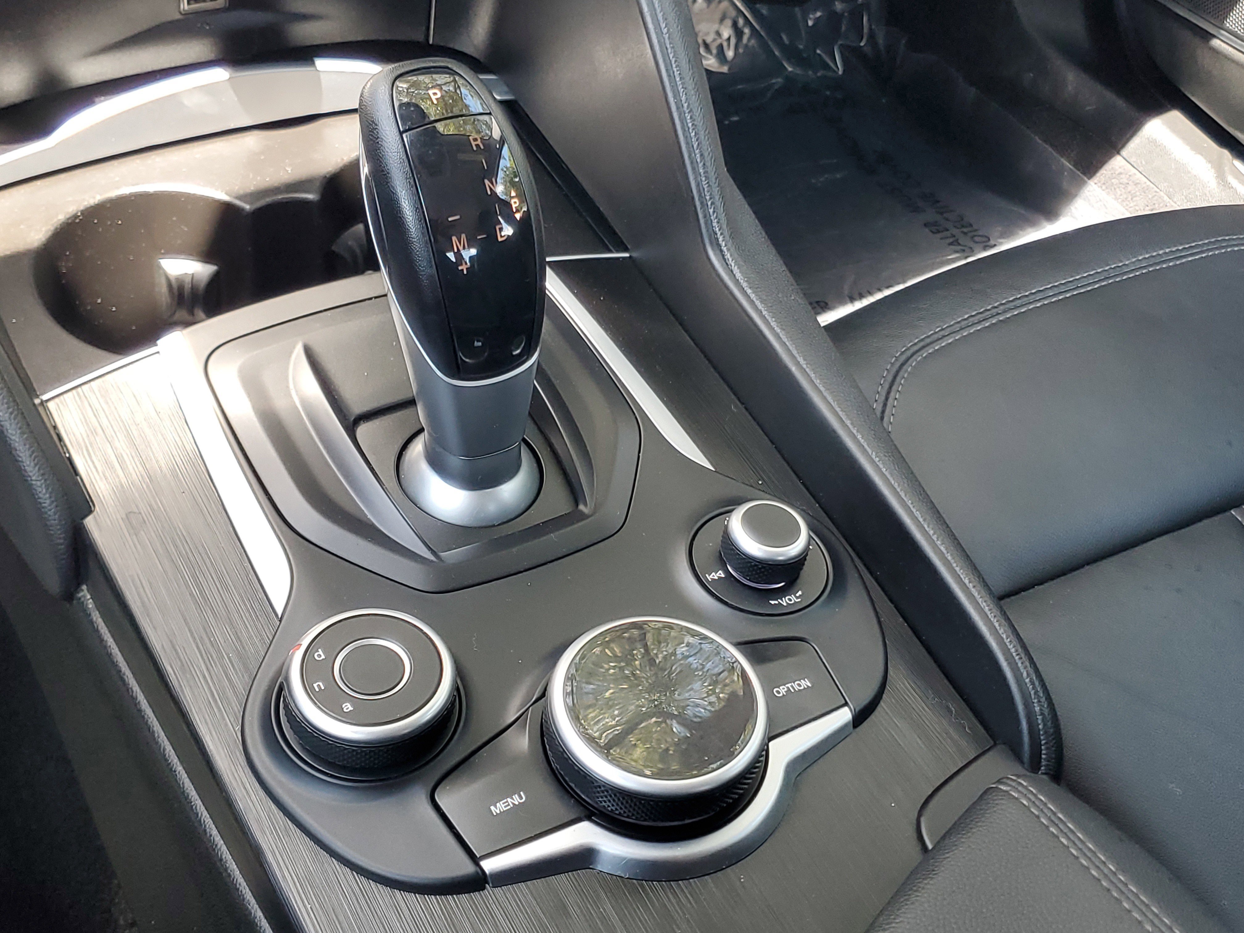 Used 2018 Alfa Romeo Giulia RWD image 27
