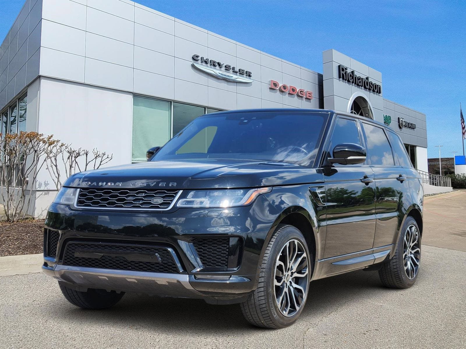 Used 2020 Land Rover Range Rover Sport HSE AWD/4WD image 2