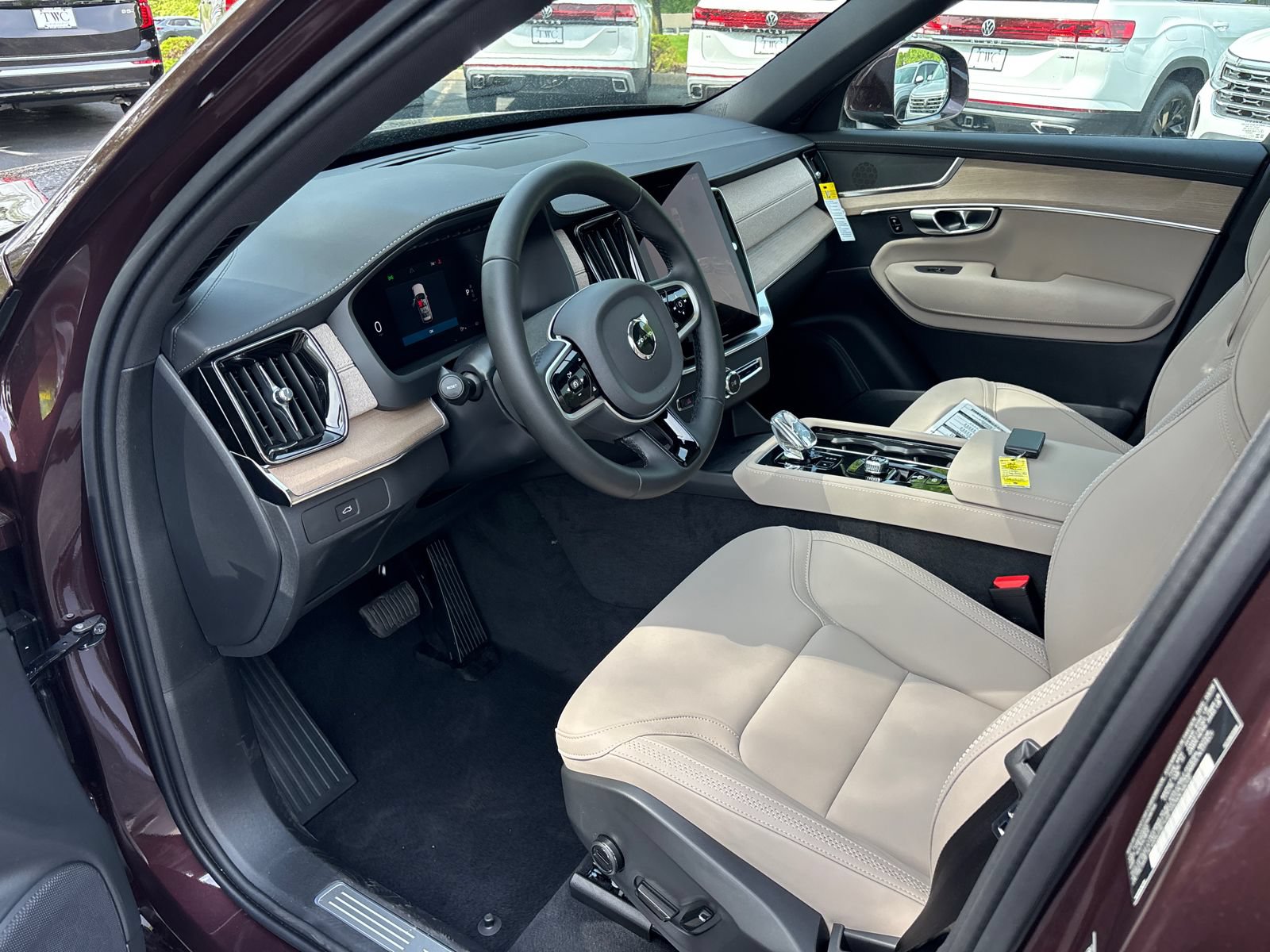 New 2026 Volvo XC90 B5 Core w/ Protection Package Premier AWD/4WD image 23