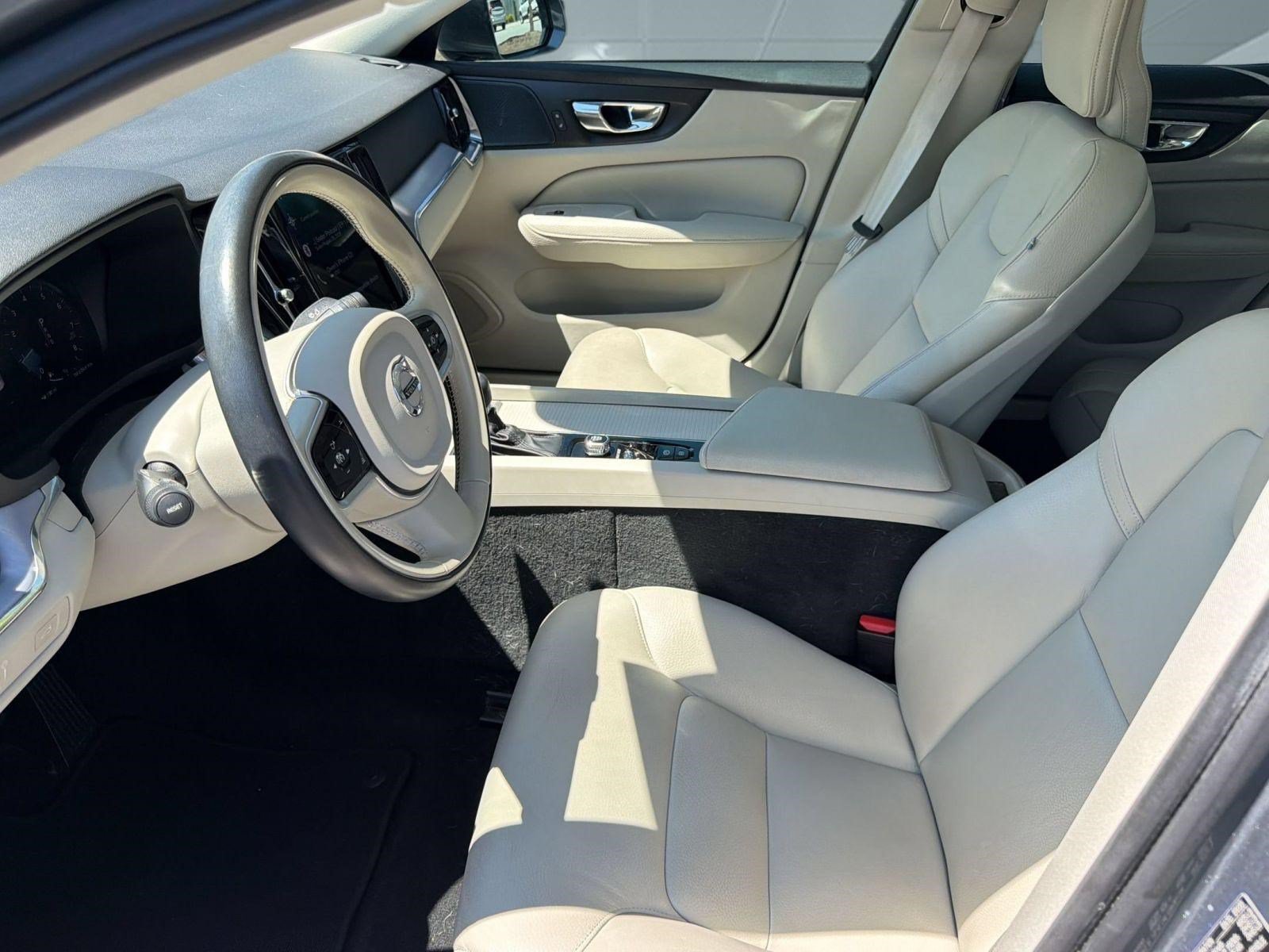 Used 2020 Volvo S60 T5 Momentum FWD image 5