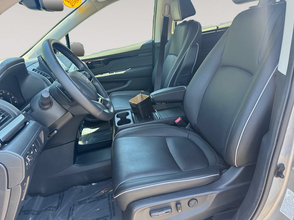 Used 2025 Honda Odyssey Touring image 9