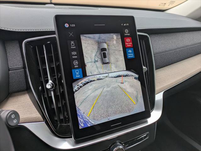 New 2026 Volvo XC90 T8 Plus w/ Protection Package AWD/4WD image 9