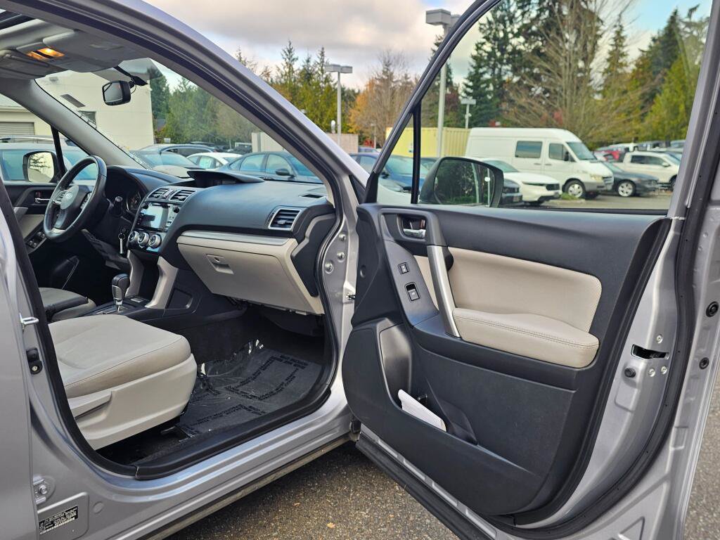 Used 2016 Subaru Forester 2.5i Limited w/ Popular Package #2 AWD/4WD image 12