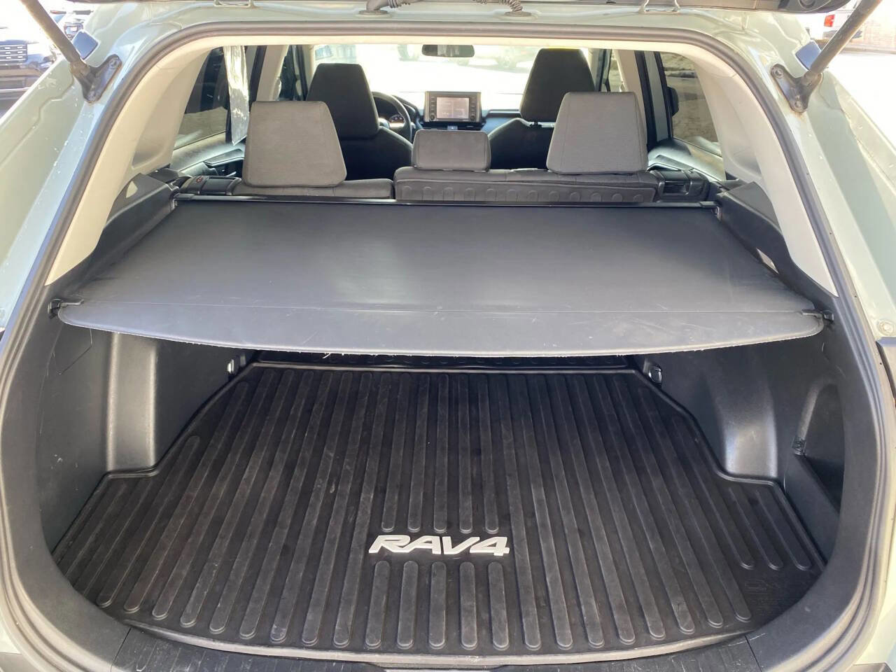 Used 2021 Toyota RAV4 XLE image 24