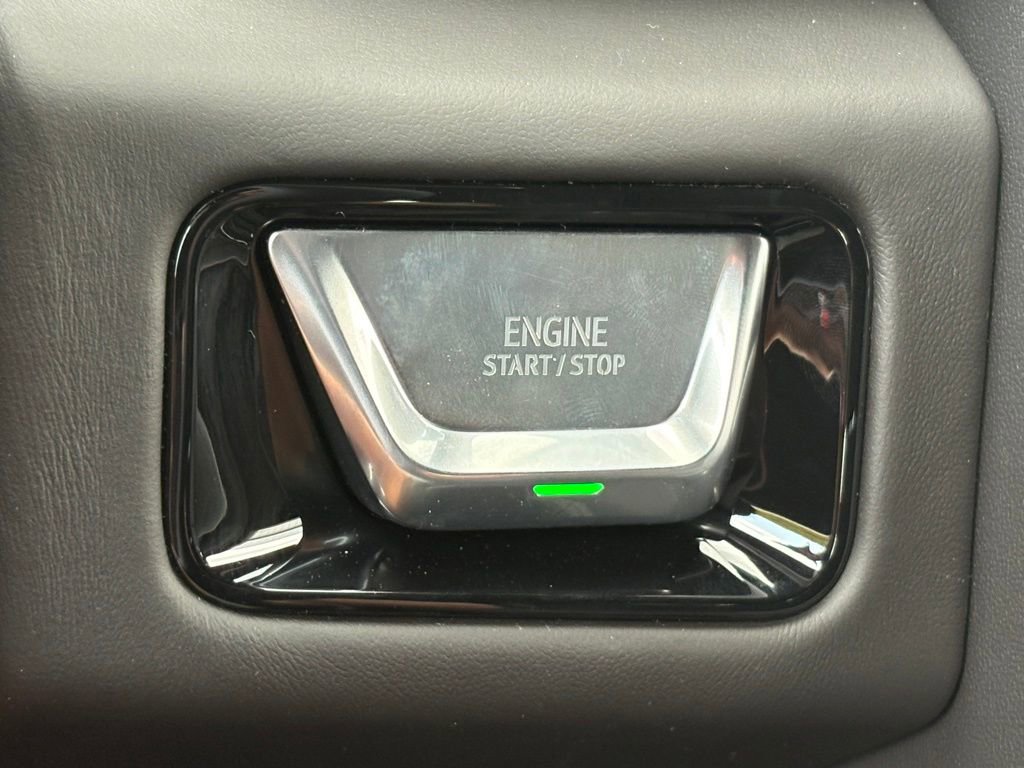 New 2025 GMC Yukon AT4 Ultimate w/ LPO, Floor Liner Package image 30