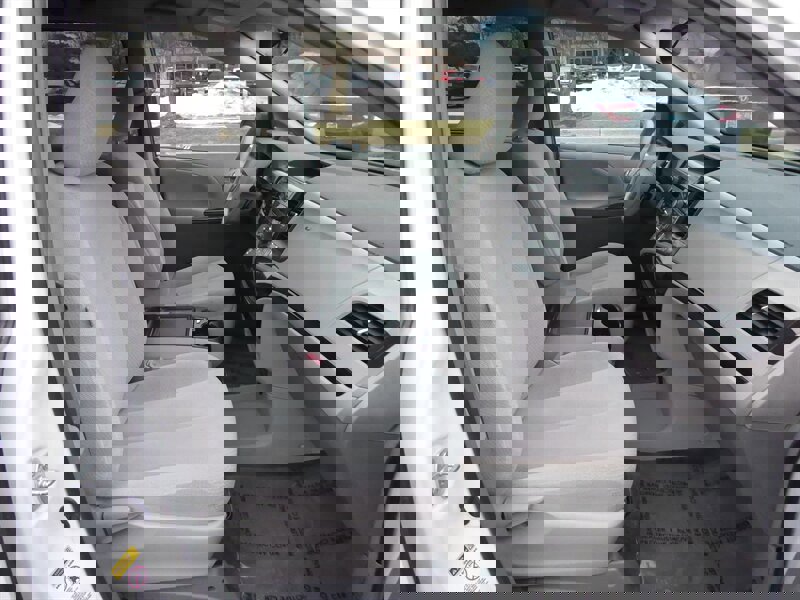 Used 2014 Toyota Sienna LE image 23