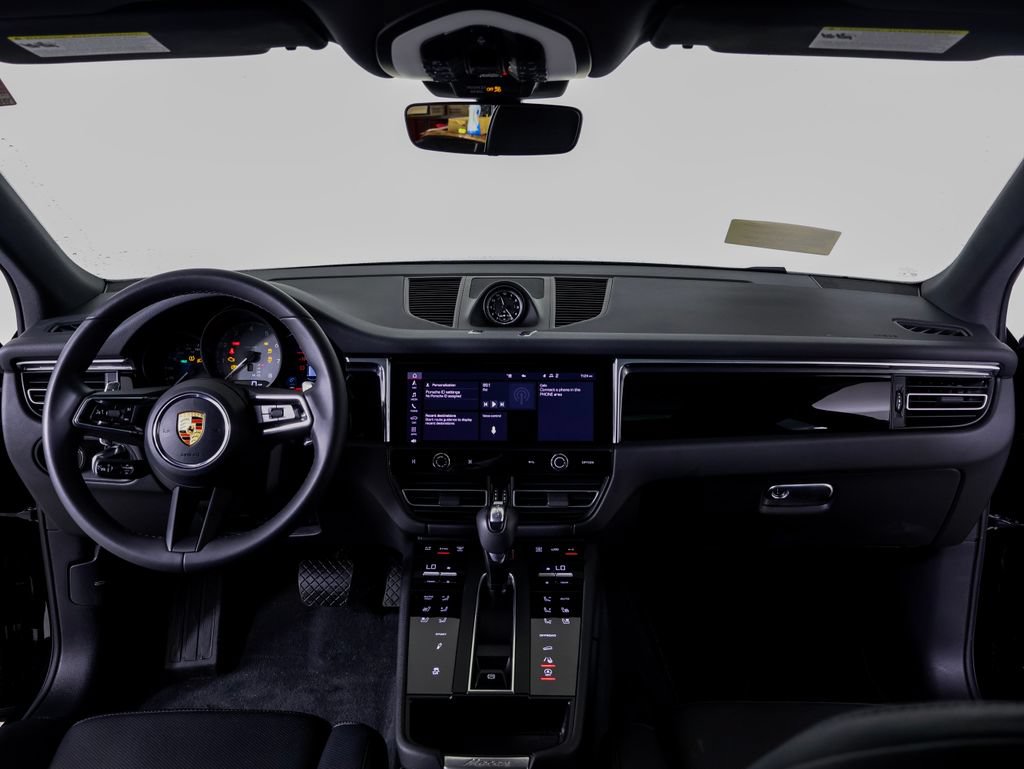 Certified 2025 Porsche Macan S w/ Premium Package Plus AWD/4WD image 8