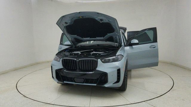 Used 2025 BMW X5 xDrive40i w/ M Sport Package image 77