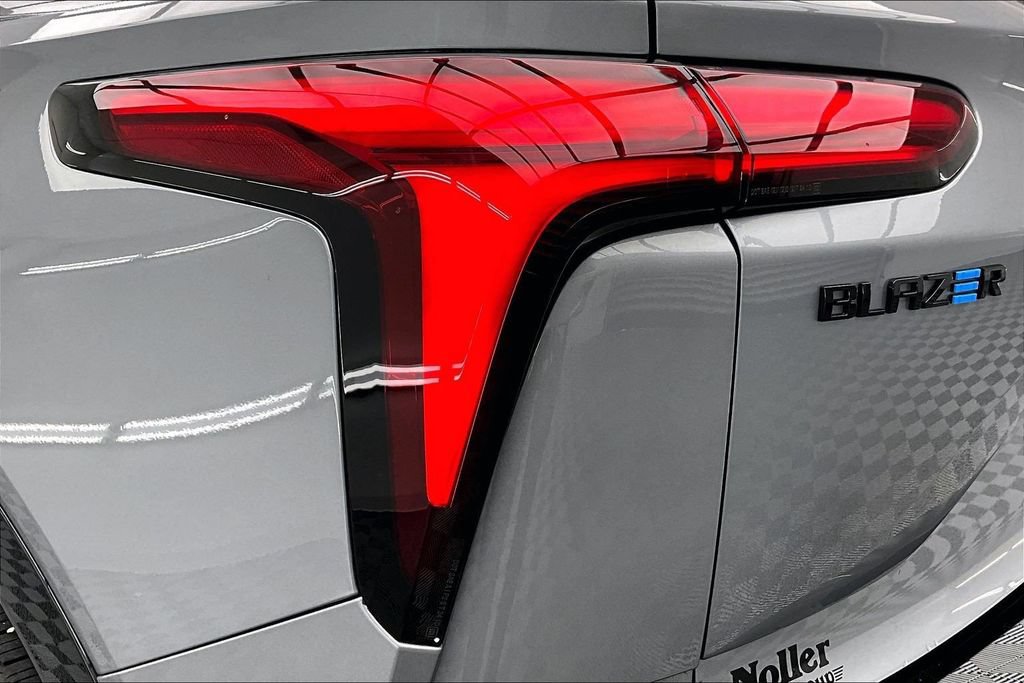 Used 2024 Chevrolet Blazer EV RS AWD/4WD image 30