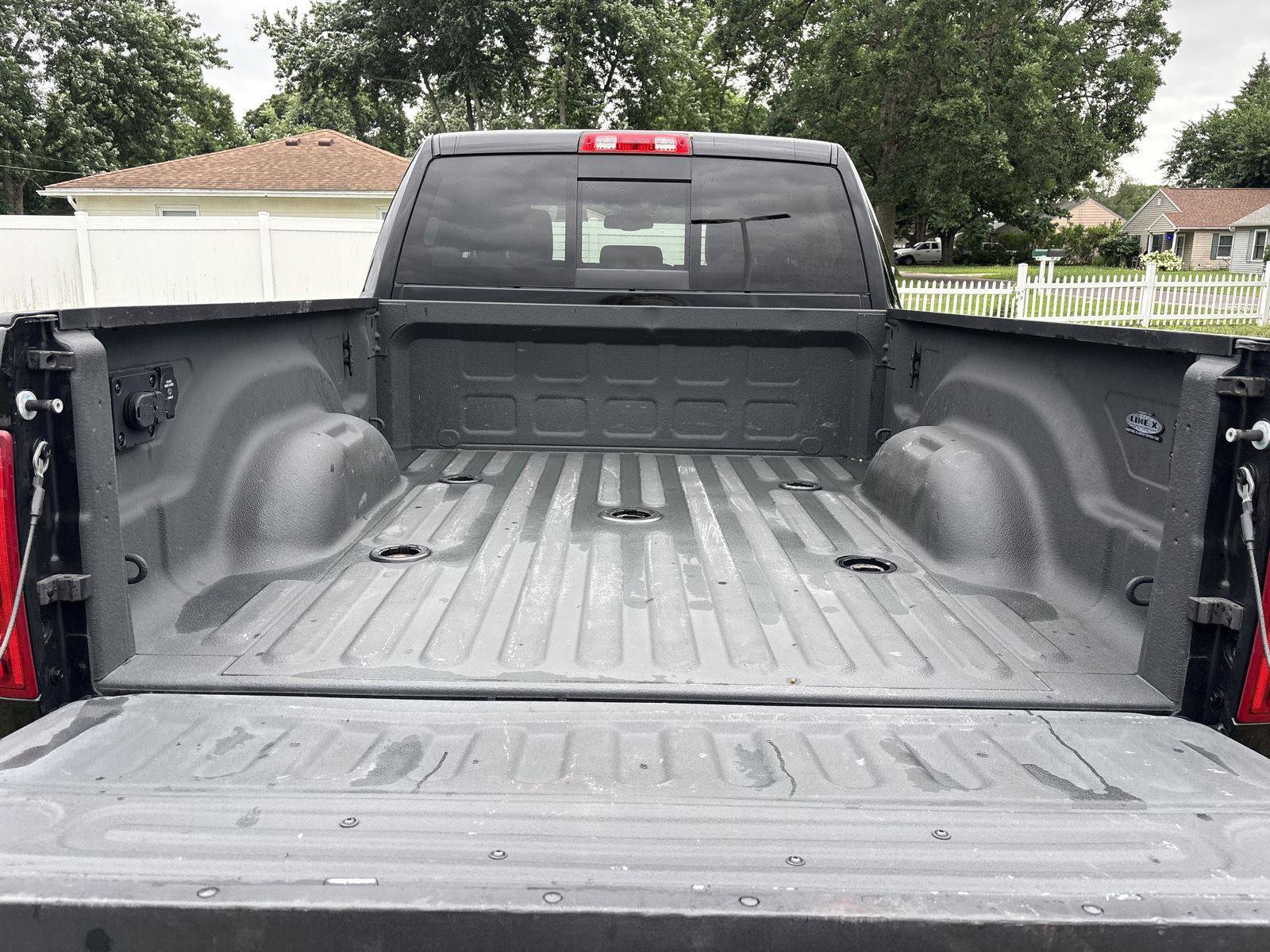 Used 2022 RAM 3500 Laramie AWD/4WD image 11