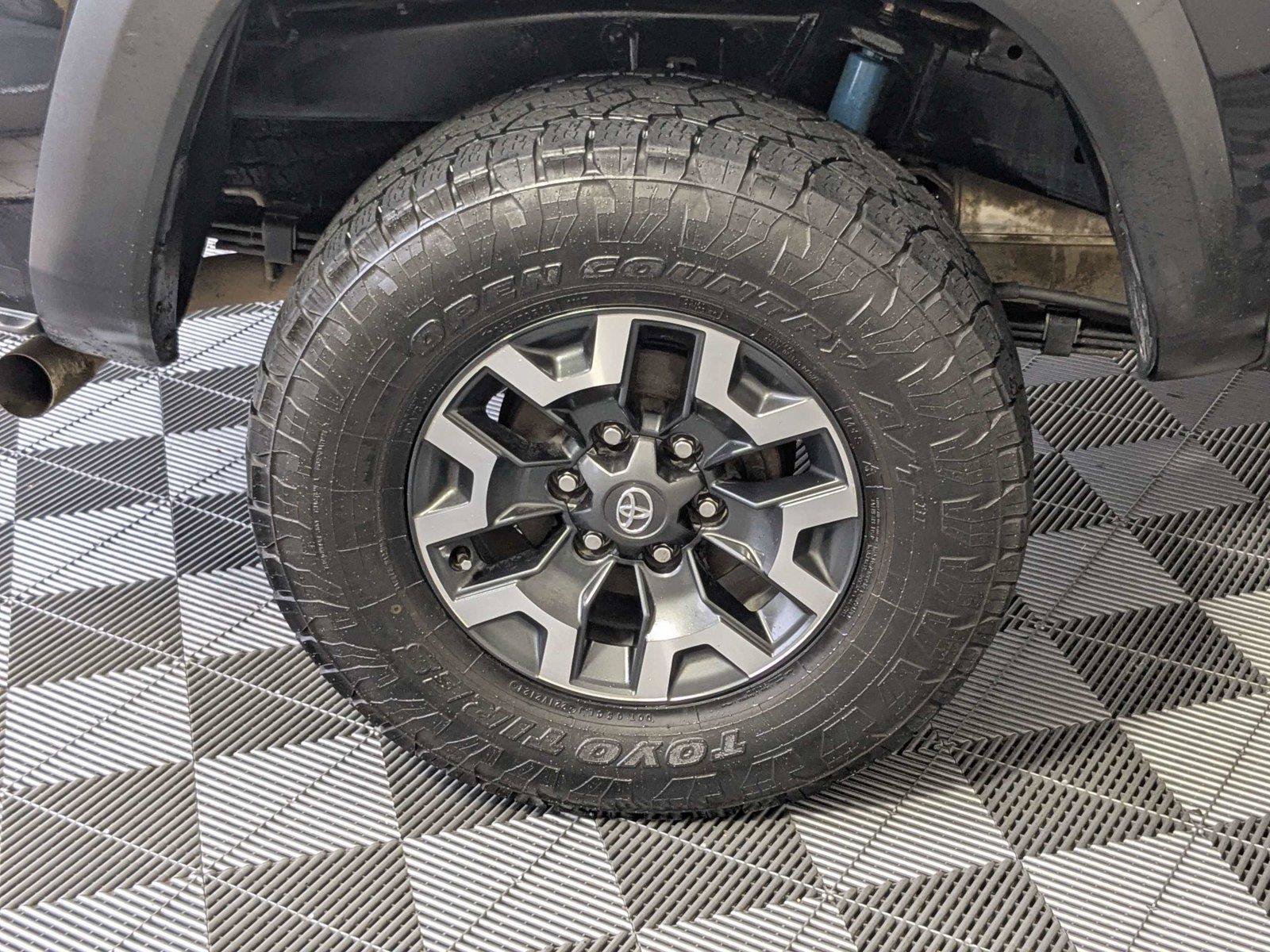 Used 2021 Toyota Tacoma TRD Off-Road w/ Technology Package AWD/4WD image 10