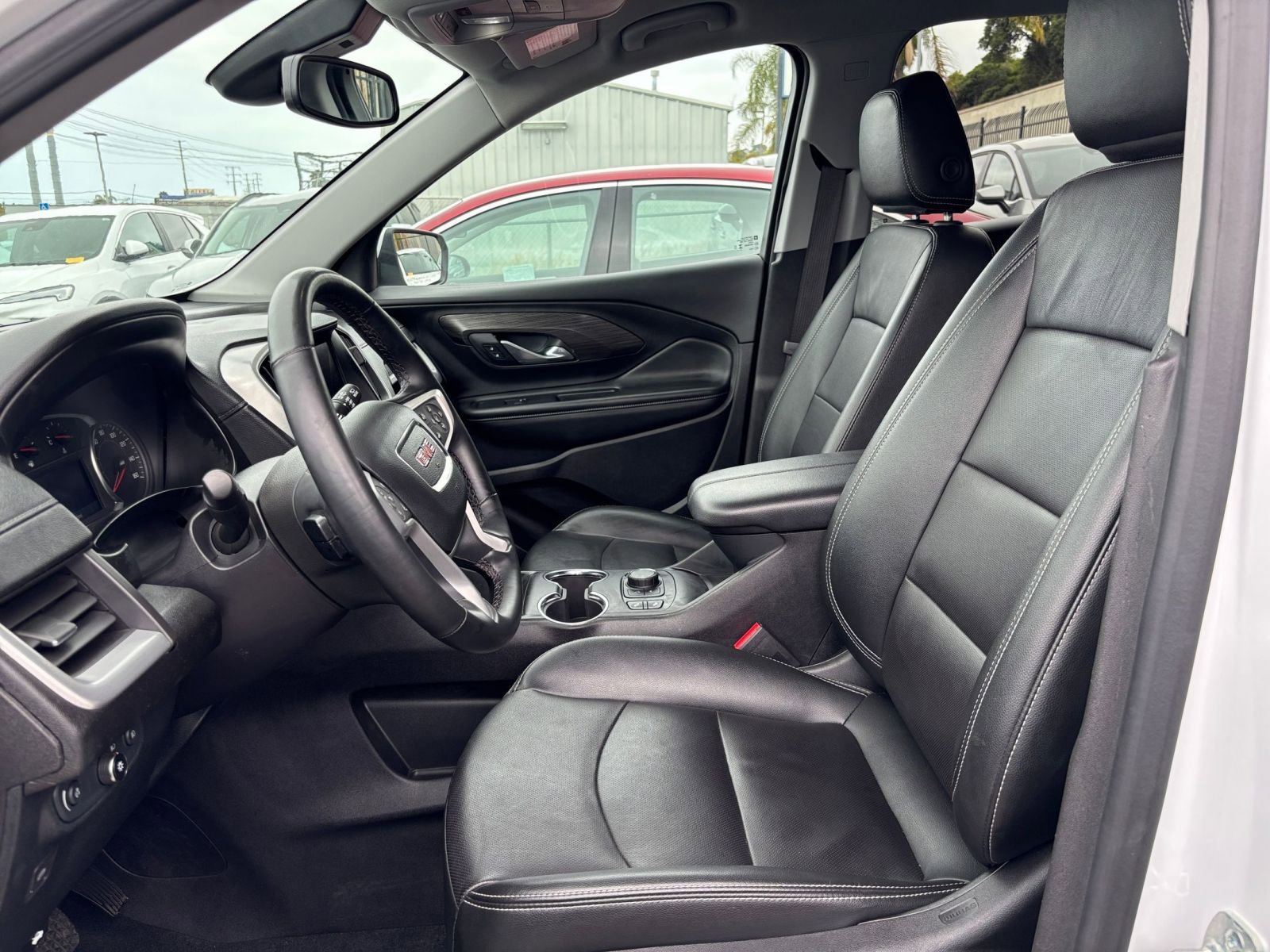 Used 2024 GMC Terrain SLT AWD/4WD image 29