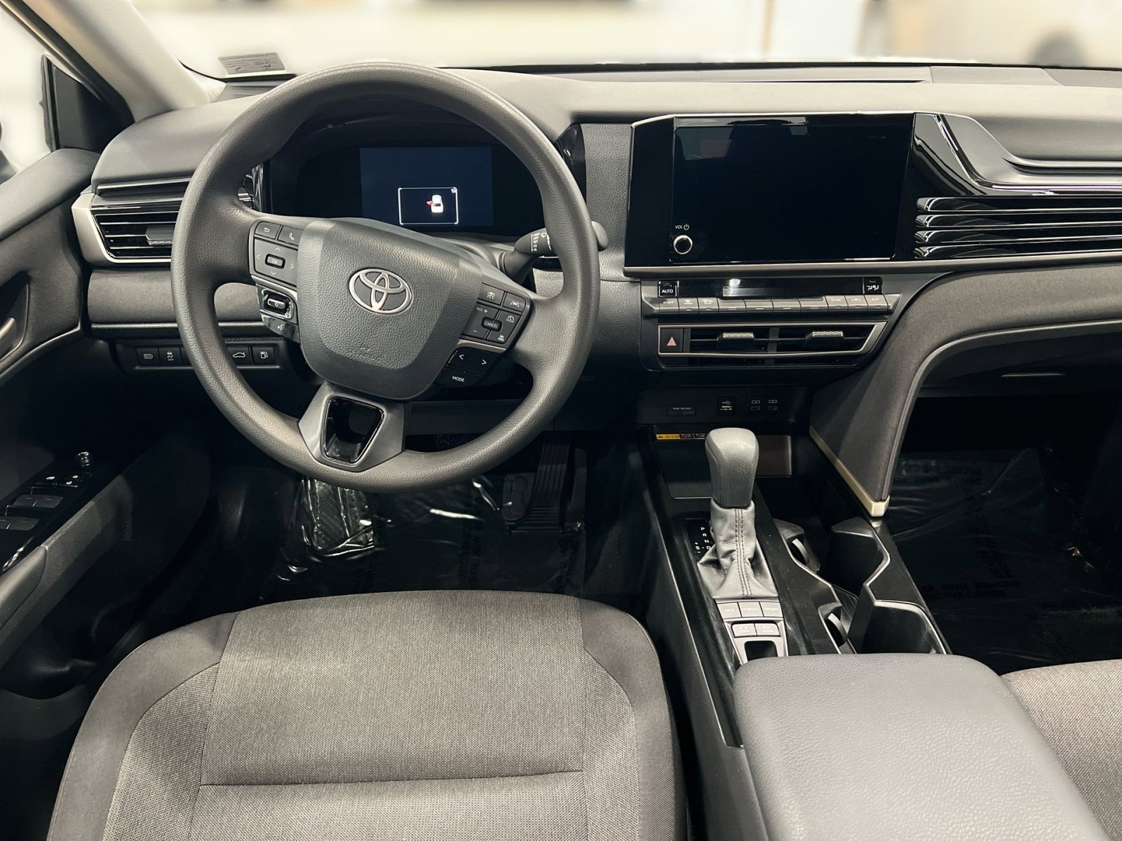 Used 2025 Toyota Camry LE image 20