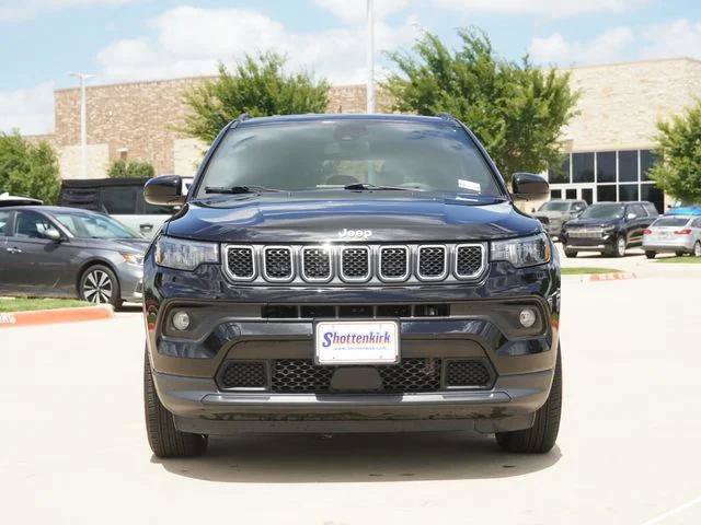 Certified 2023 Jeep Compass Latitude AWD/4WD image 2