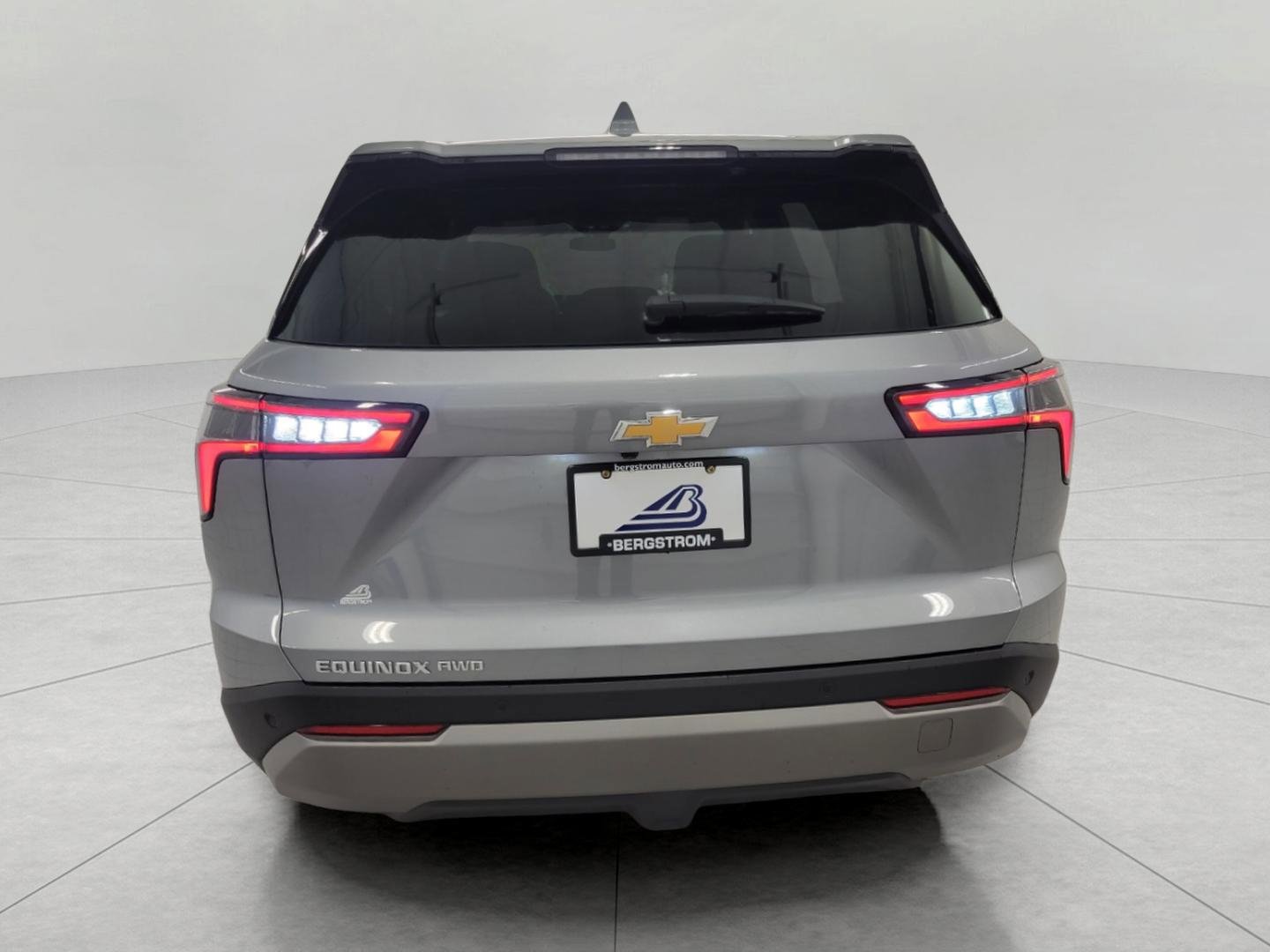 Used 2025 Chevrolet Equinox LT AWD/4WD image 24