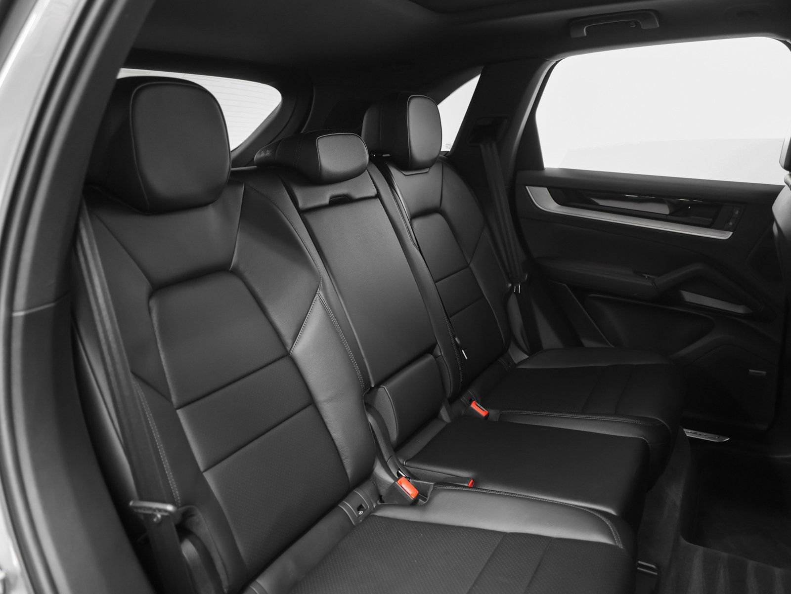 Certified 2025 Porsche Cayenne image 22