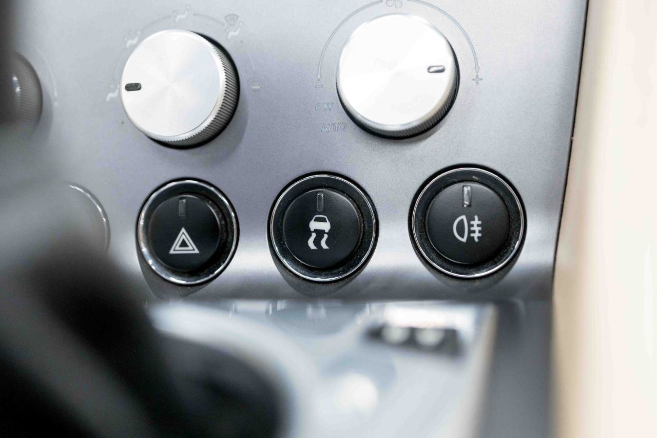 Used 2006 Aston Martin DB9 Volante RWD image 64