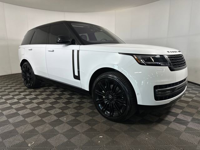 Used 2022 Land Rover Range Rover SE image 2
