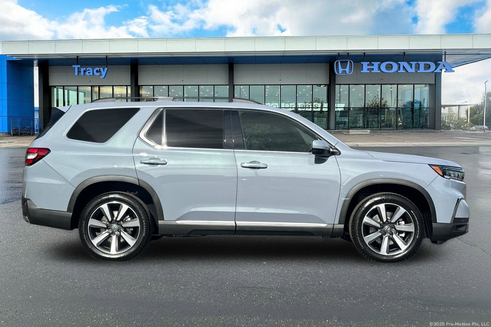 New 2025 Honda Pilot Elite image 3