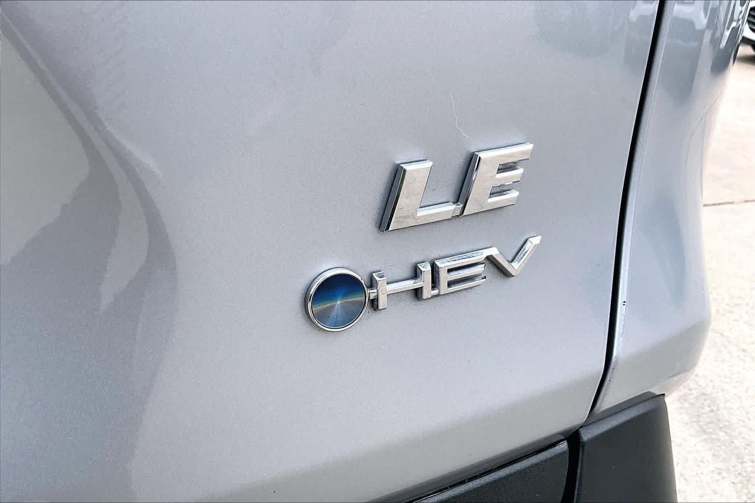 Used 2025 Toyota RAV4 LE AWD/4WD image 10