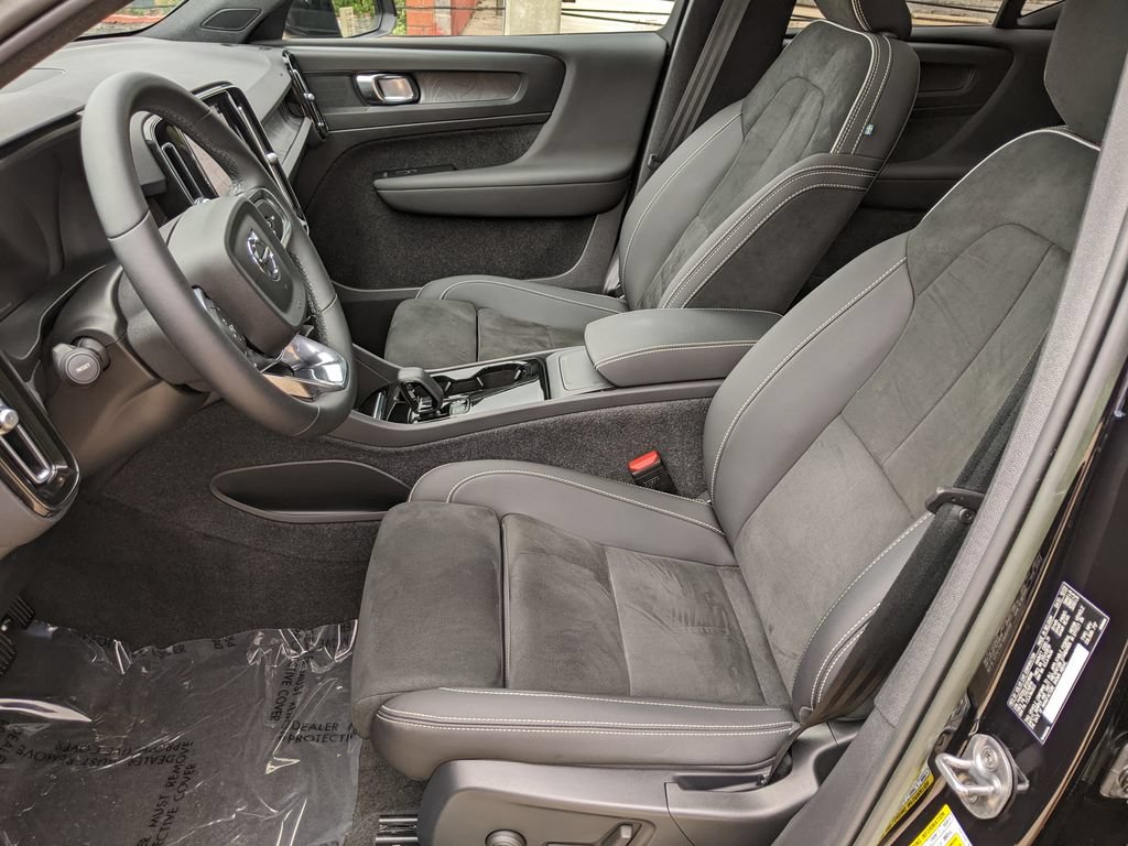 Certified 2023 Volvo XC40 Recharge Plus w/ Protection Package Premier AWD/4WD image 11