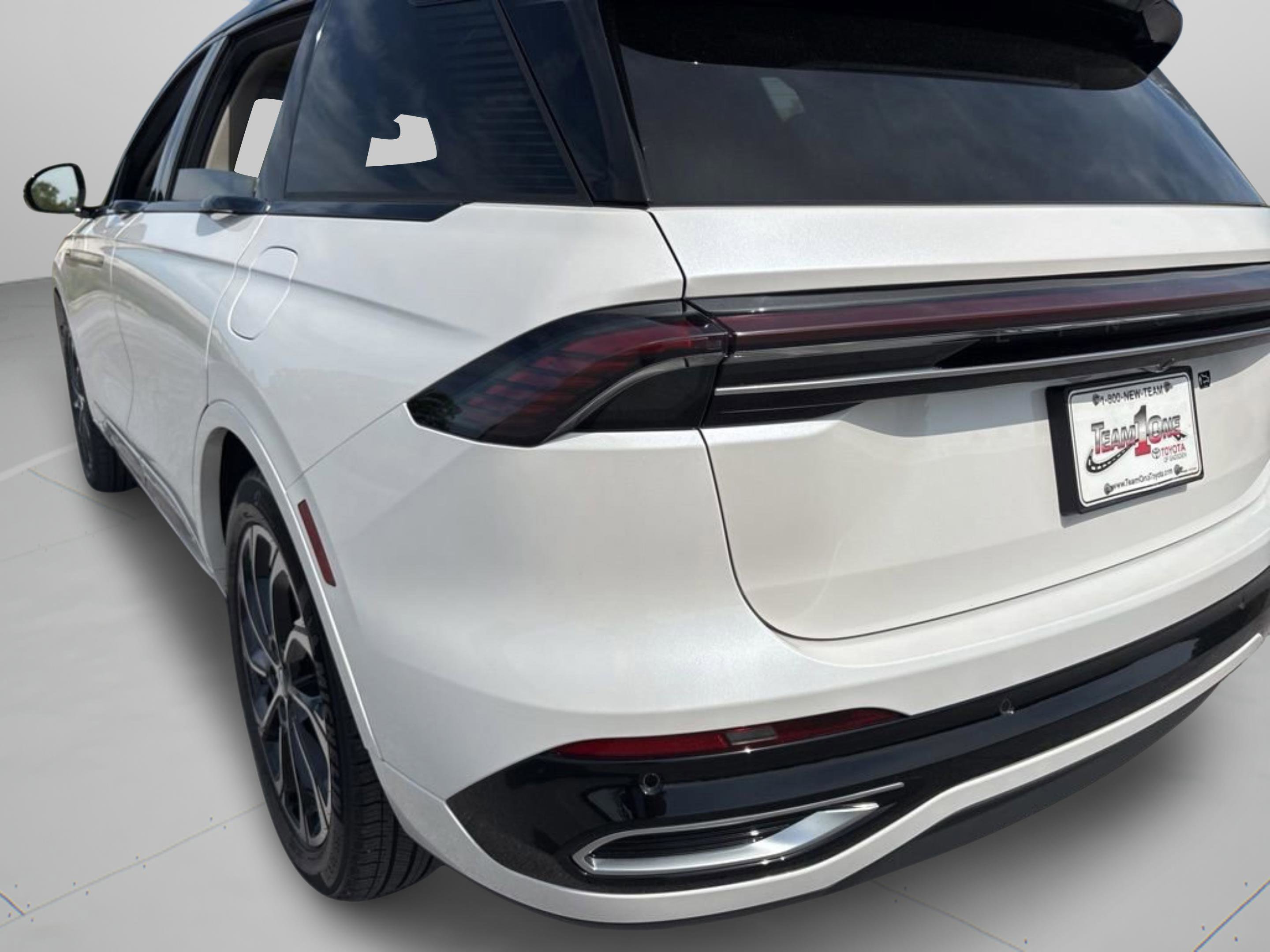 Used 2025 Lincoln Nautilus Reserve image 30