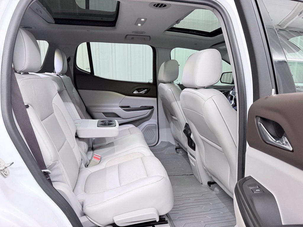 Used 2019 GMC Acadia SLT w/ LPO, Floor Liner Package FWD image 39