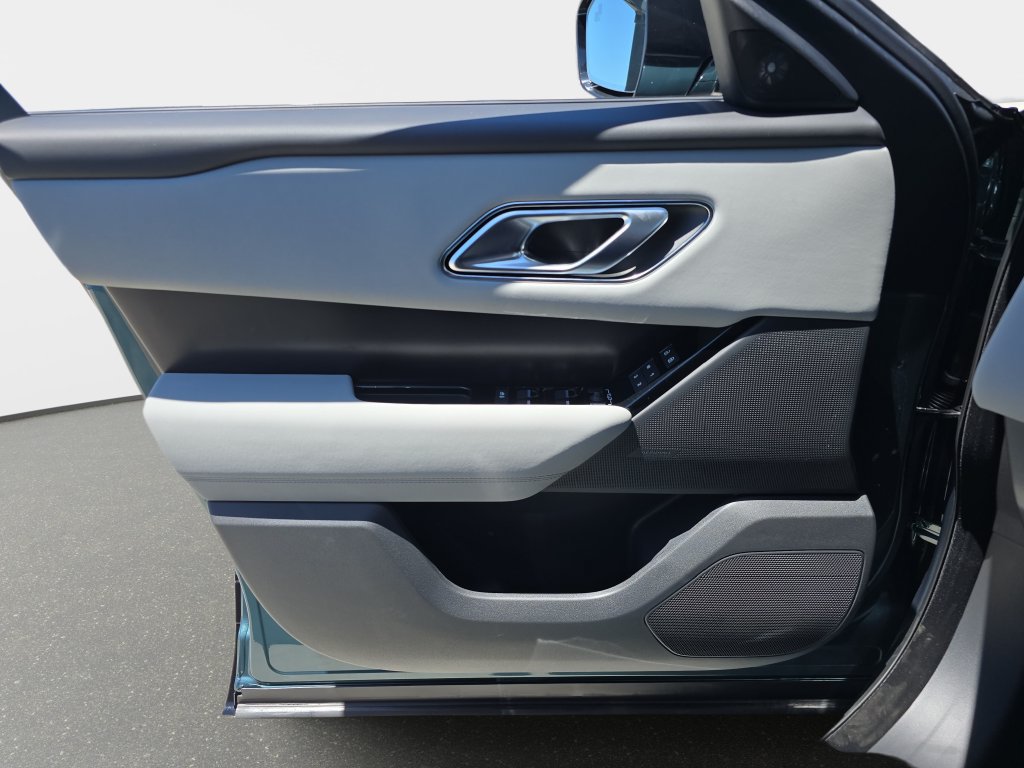 New 2026 Land Rover Range Rover Velar Belgravia AWD/4WD image 27