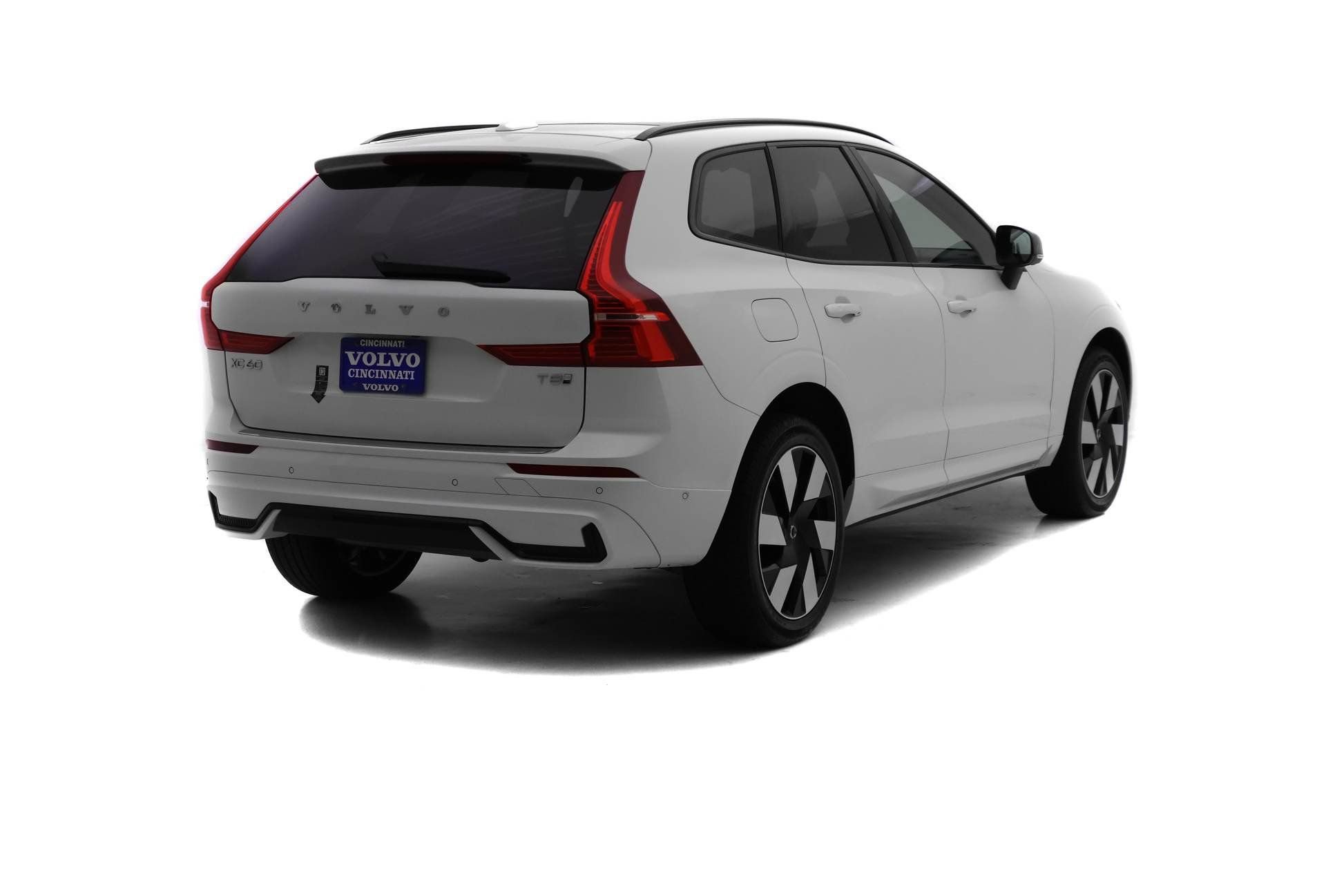 New 2025 Volvo XC60 T8 Plus w/ Protection Package Premier image 8