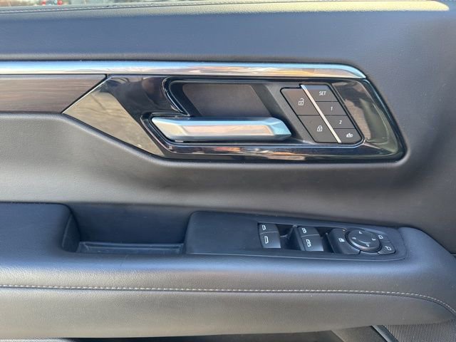 Used 2025 Chevrolet Suburban Z71 AWD/4WD image 9