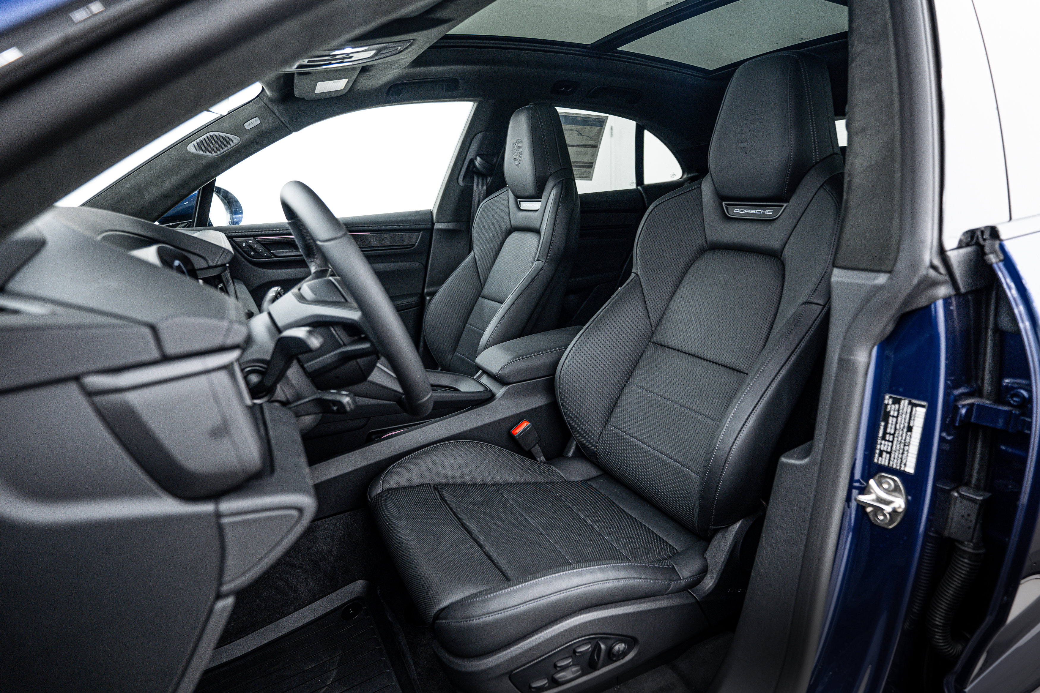 New 2025 Porsche Macan Turbo Electric image 20