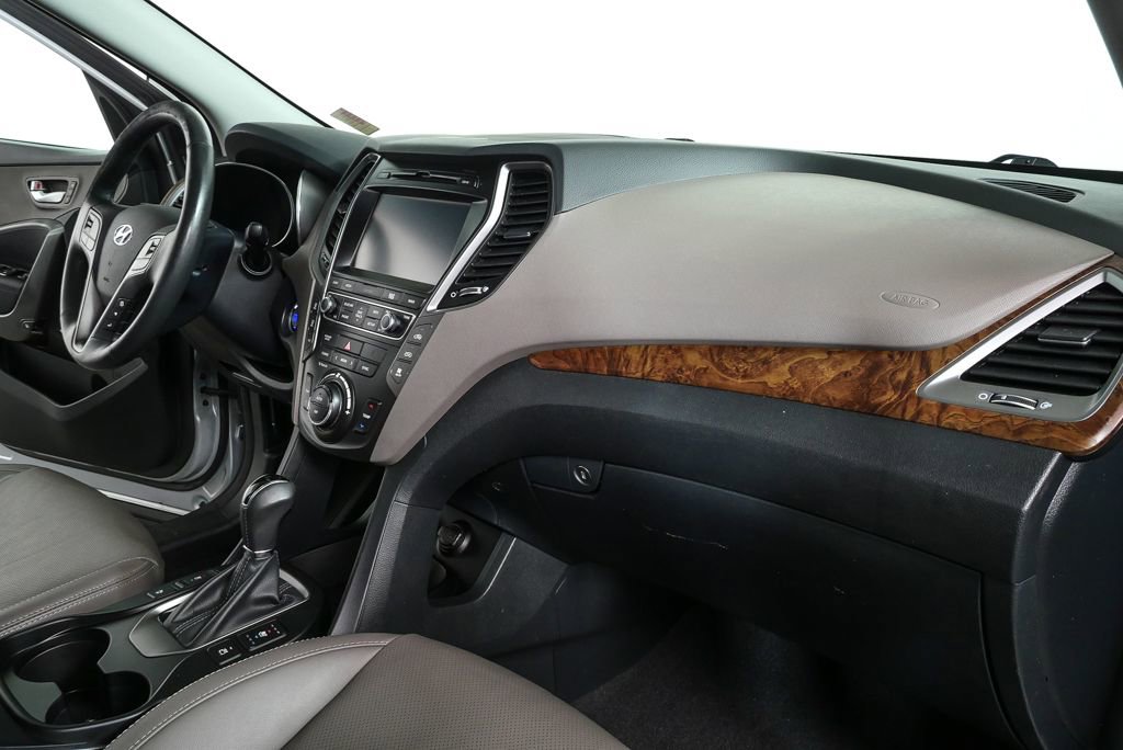 Used 2017 Hyundai Santa Fe Limited image 25