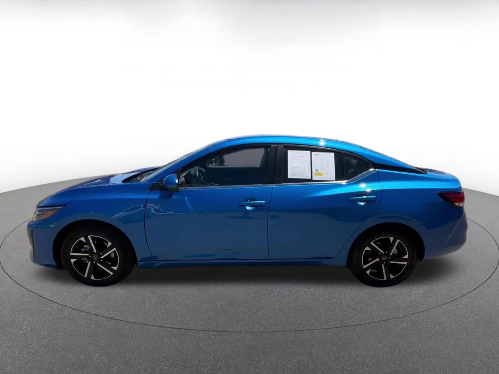 Used 2025 Nissan Sentra SV FWD image 9