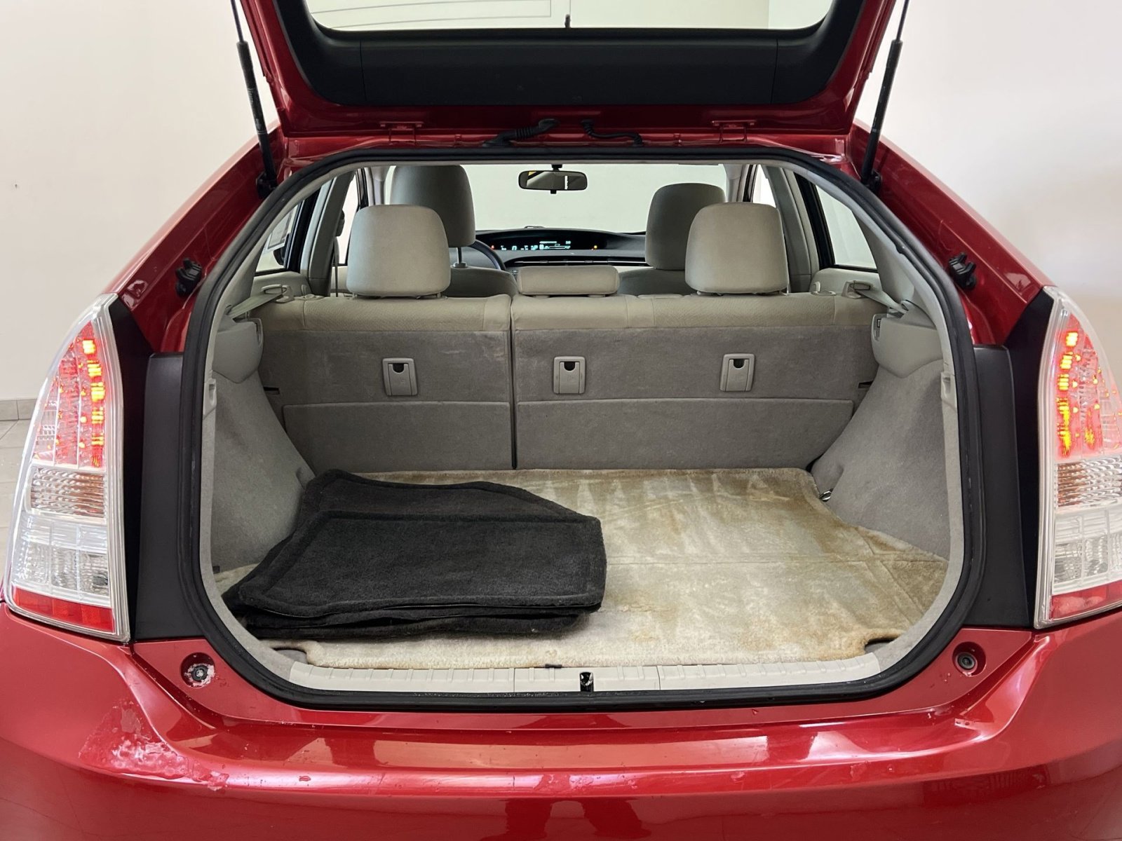 Used 2011 Toyota Prius Three image 24